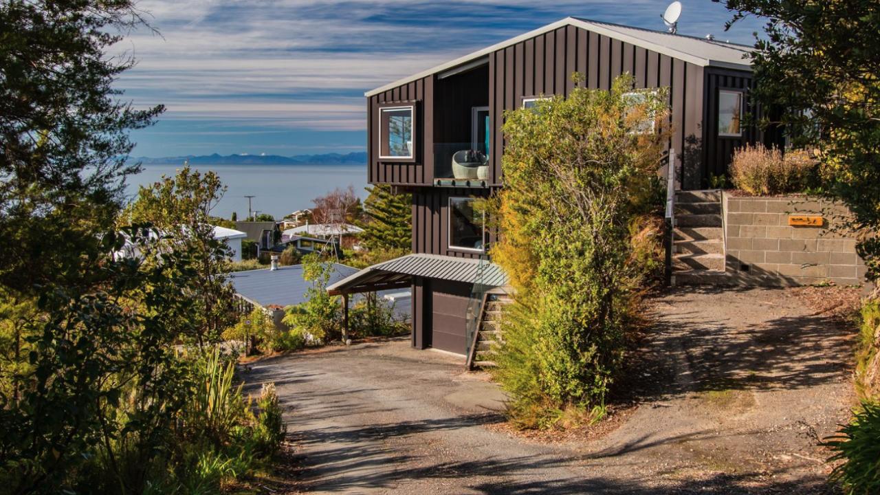 Roydon's Flat – Kaiteriteri Downstairs Unit
