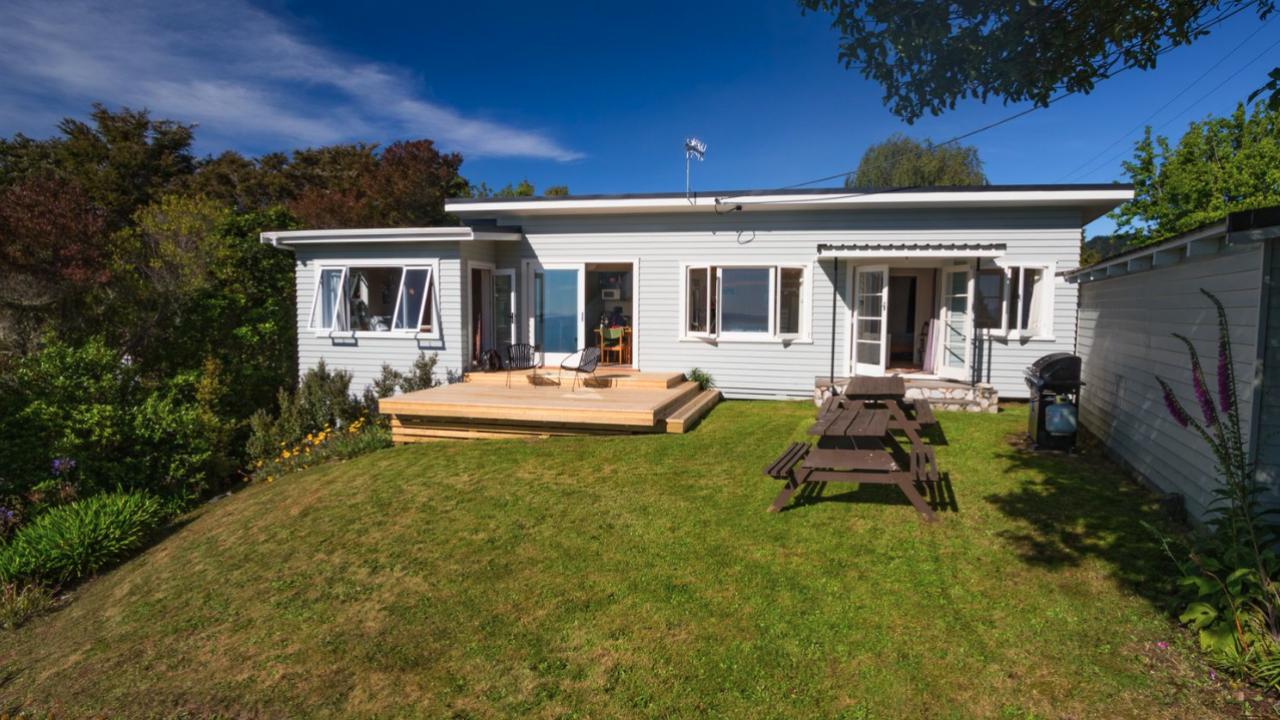 Incredible Bay Views - Kaiteriteri Bach