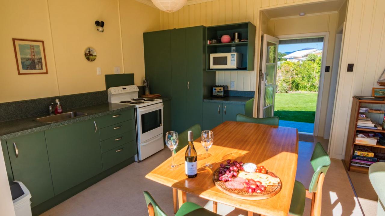Incredible Bay Views - Kaiteriteri Bach