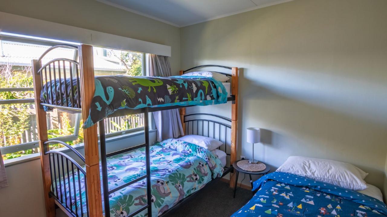 Godwit Cottage - Pākawau Beachfront Holiday Home