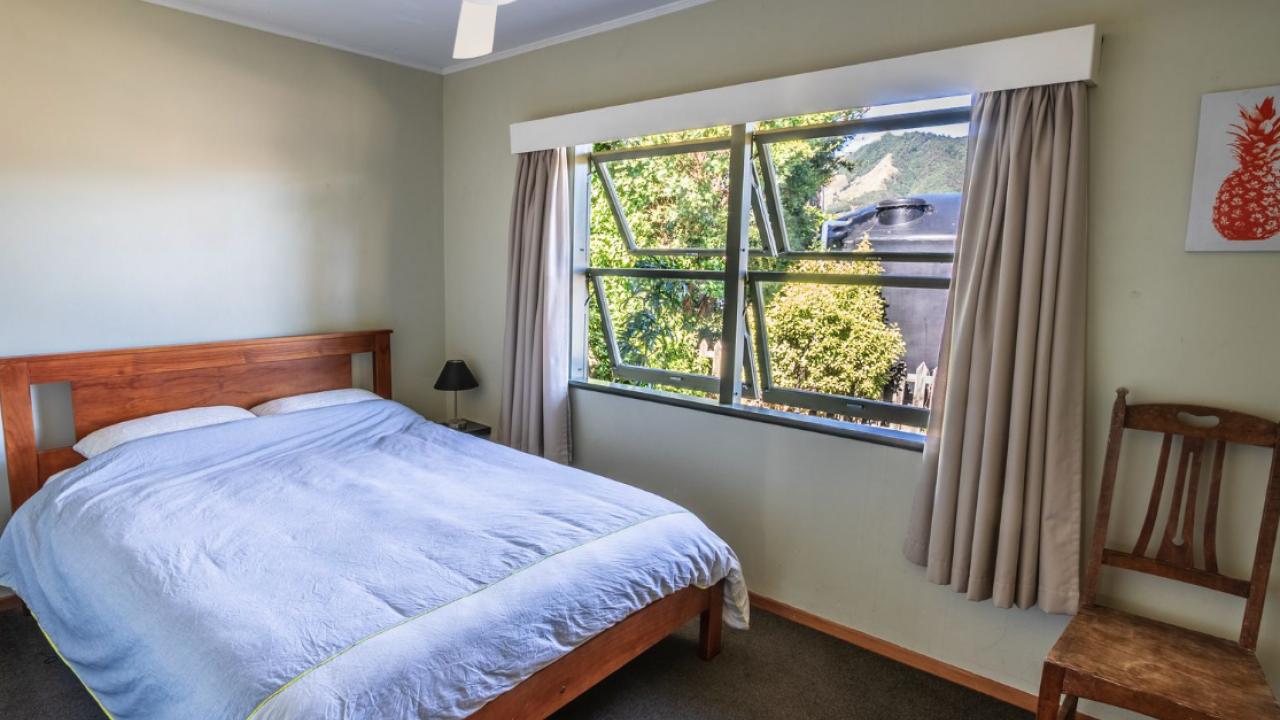 Godwit Cottage - Pākawau Beachfront Holiday Home