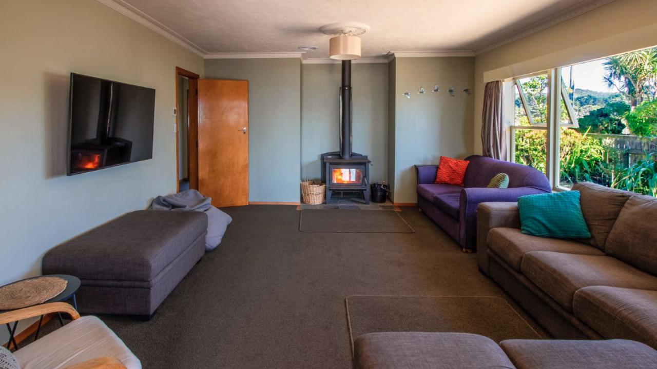 Godwit Cottage - Pākawau Beachfront Holiday Home