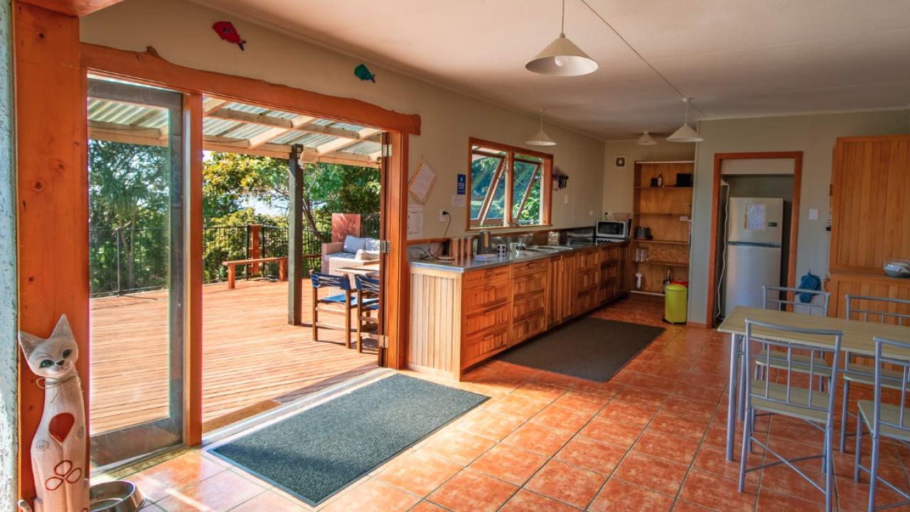 Godwit Cottage - Pākawau Beachfront Holiday Home