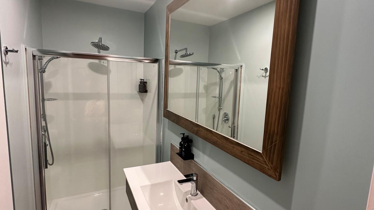 Refreshed Bathroom (Jan 2025).