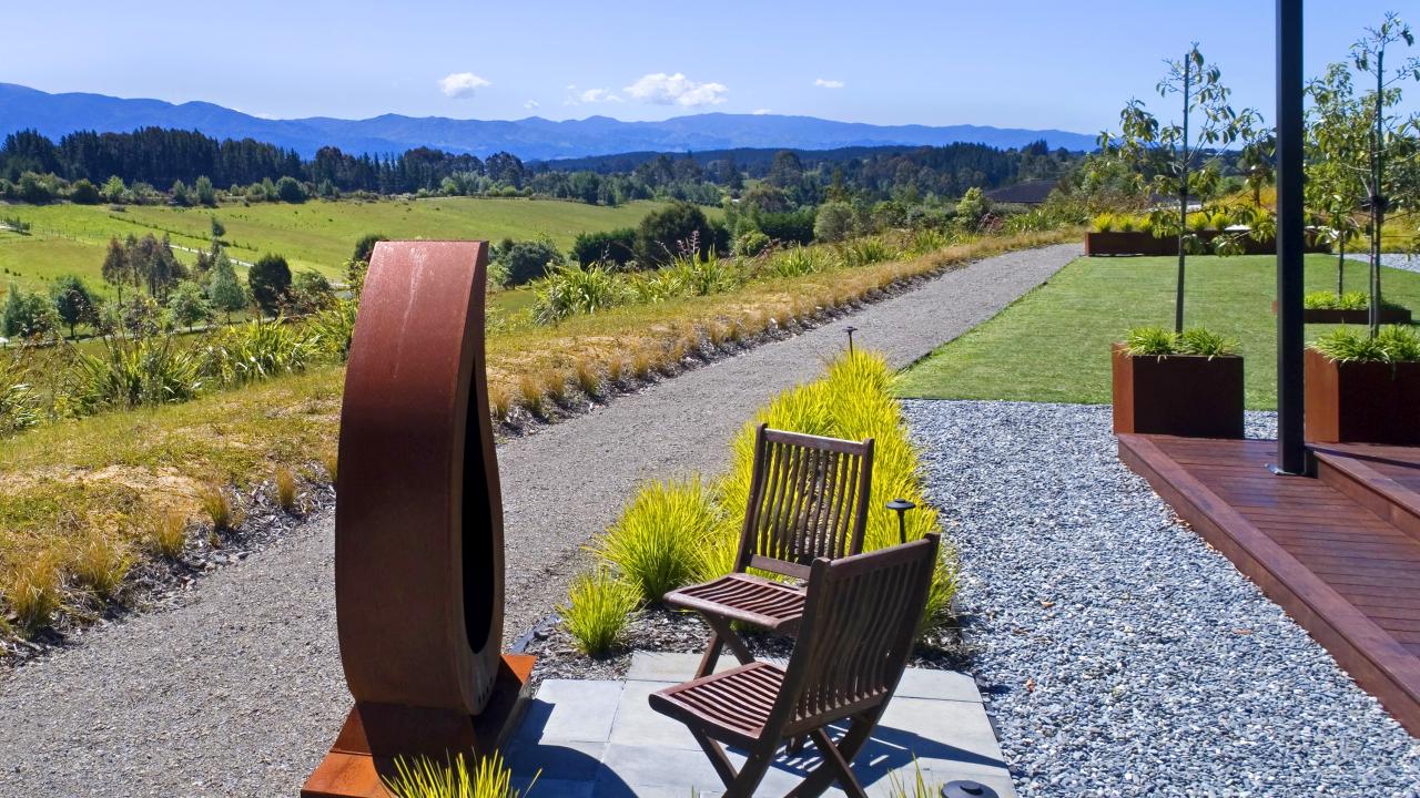 Outdoor fireplace