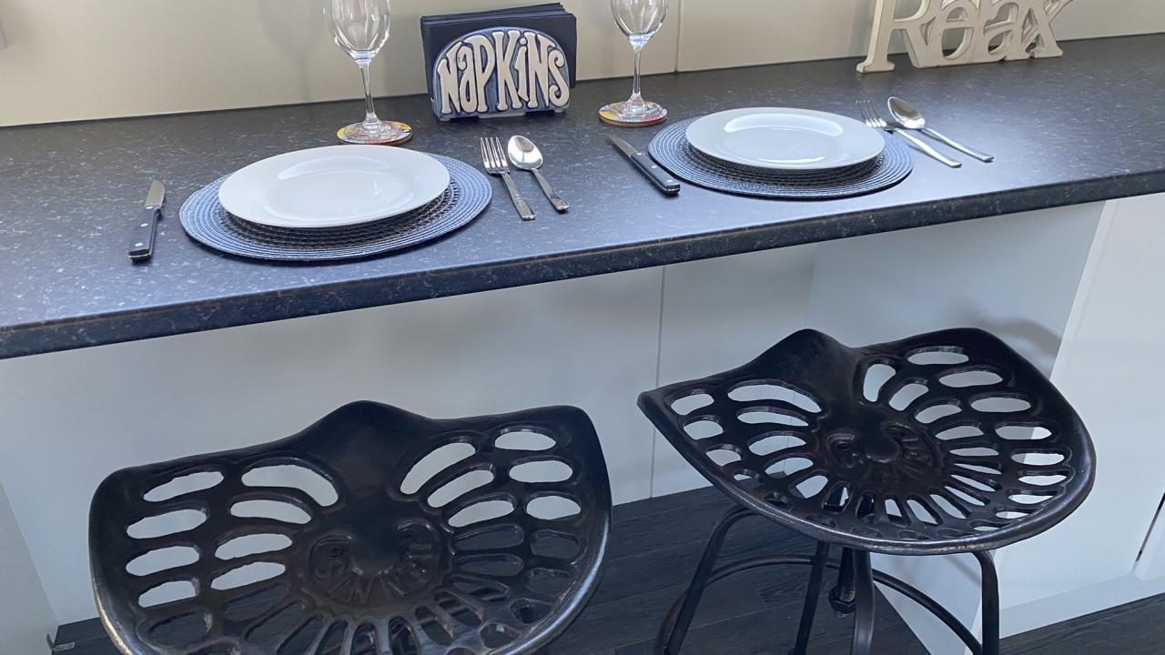 Breakfast bar with stools.