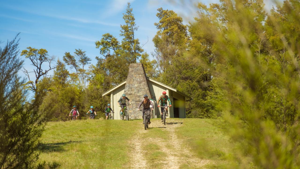 Take a guided mountain bike guide with your friends and family with the experts at Gravity Nelson.