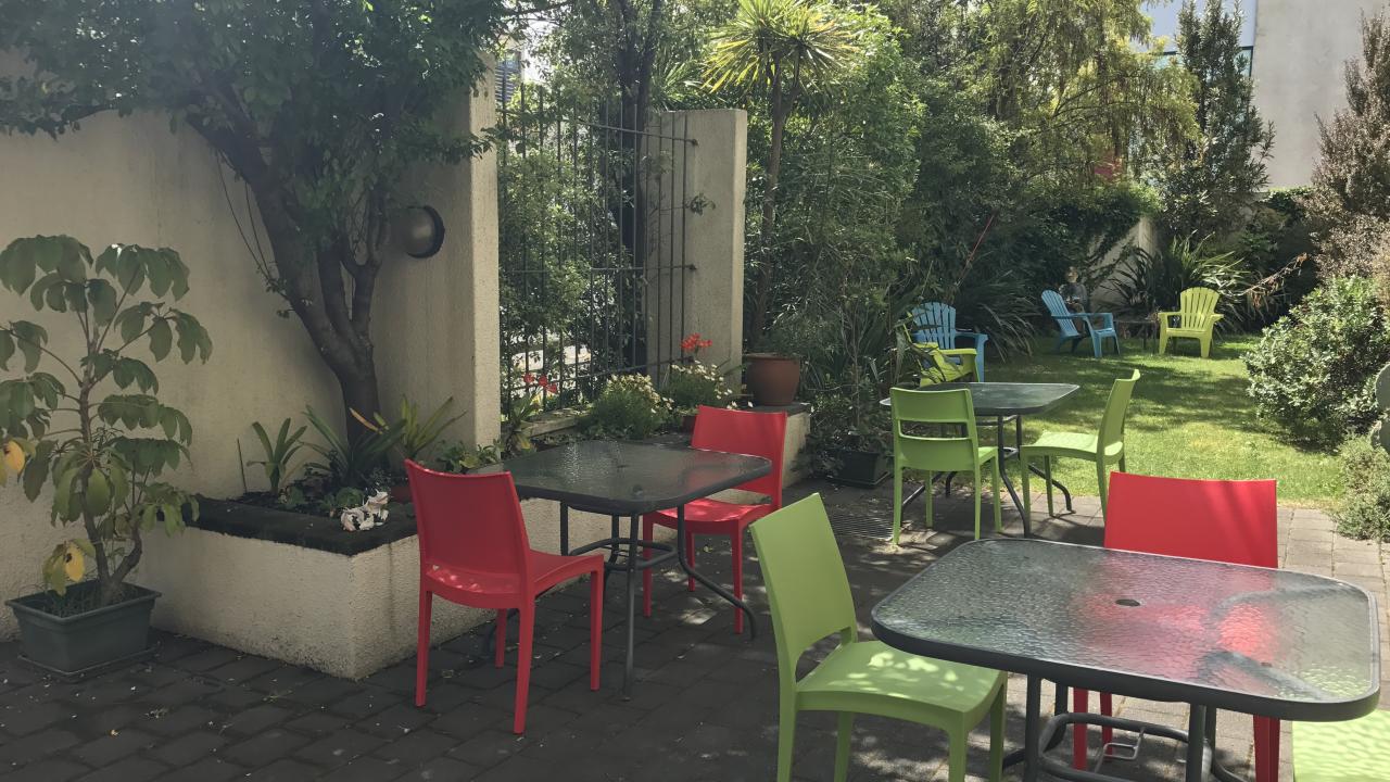 Outdoor BBQ Courtyard and Garden