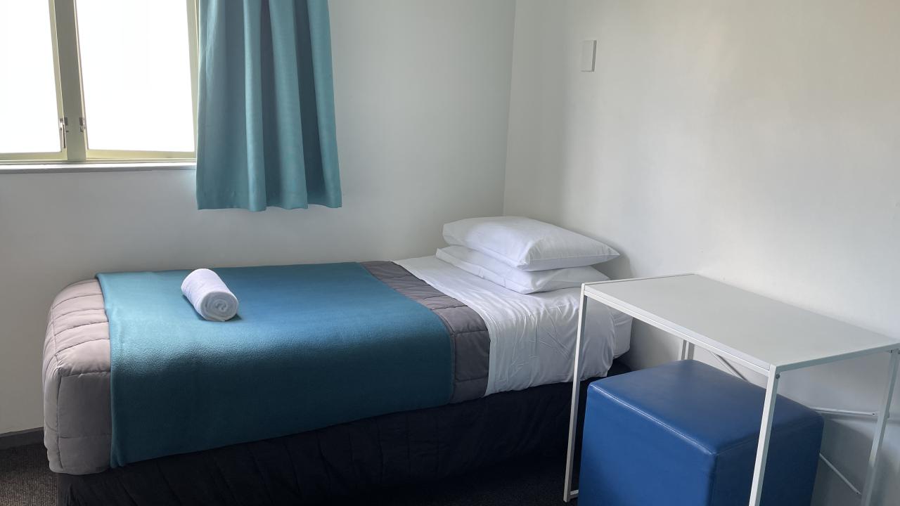 Single Room - Shared Bathroom