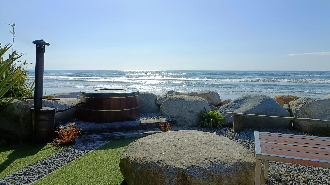 Beachside spa pool