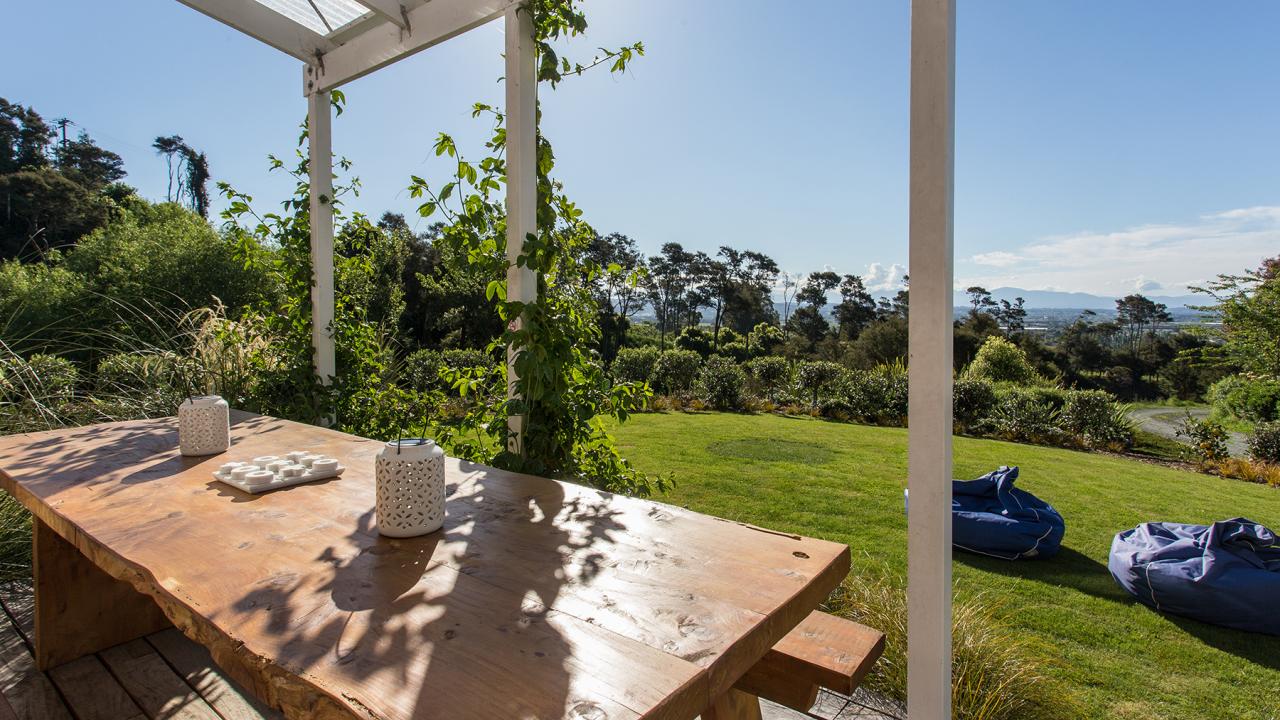 Off The Beaten Track - Idyllic Lodge Retreat