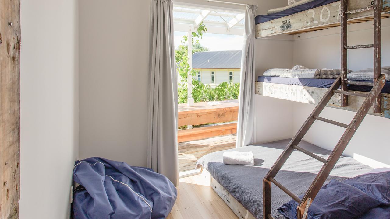 Off The Beaten Track - Idyllic Lodge Retreat