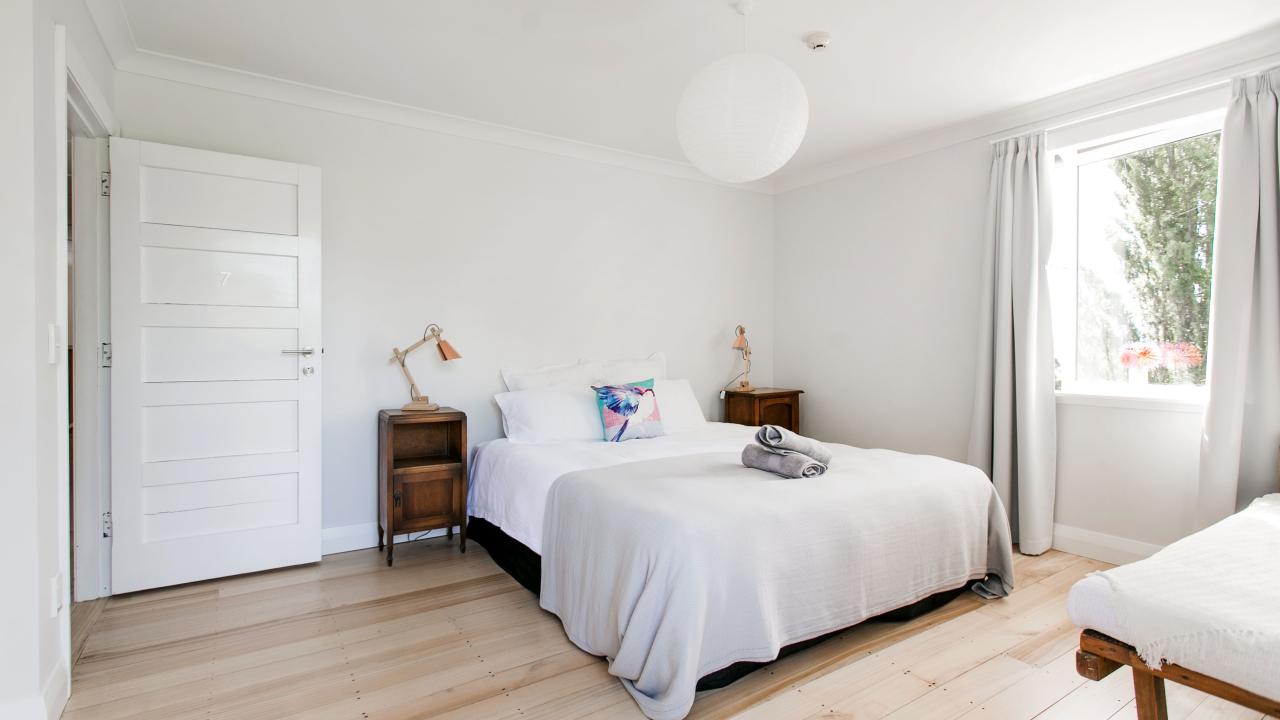 Off The Beaten Track - Idyllic Lodge Retreat