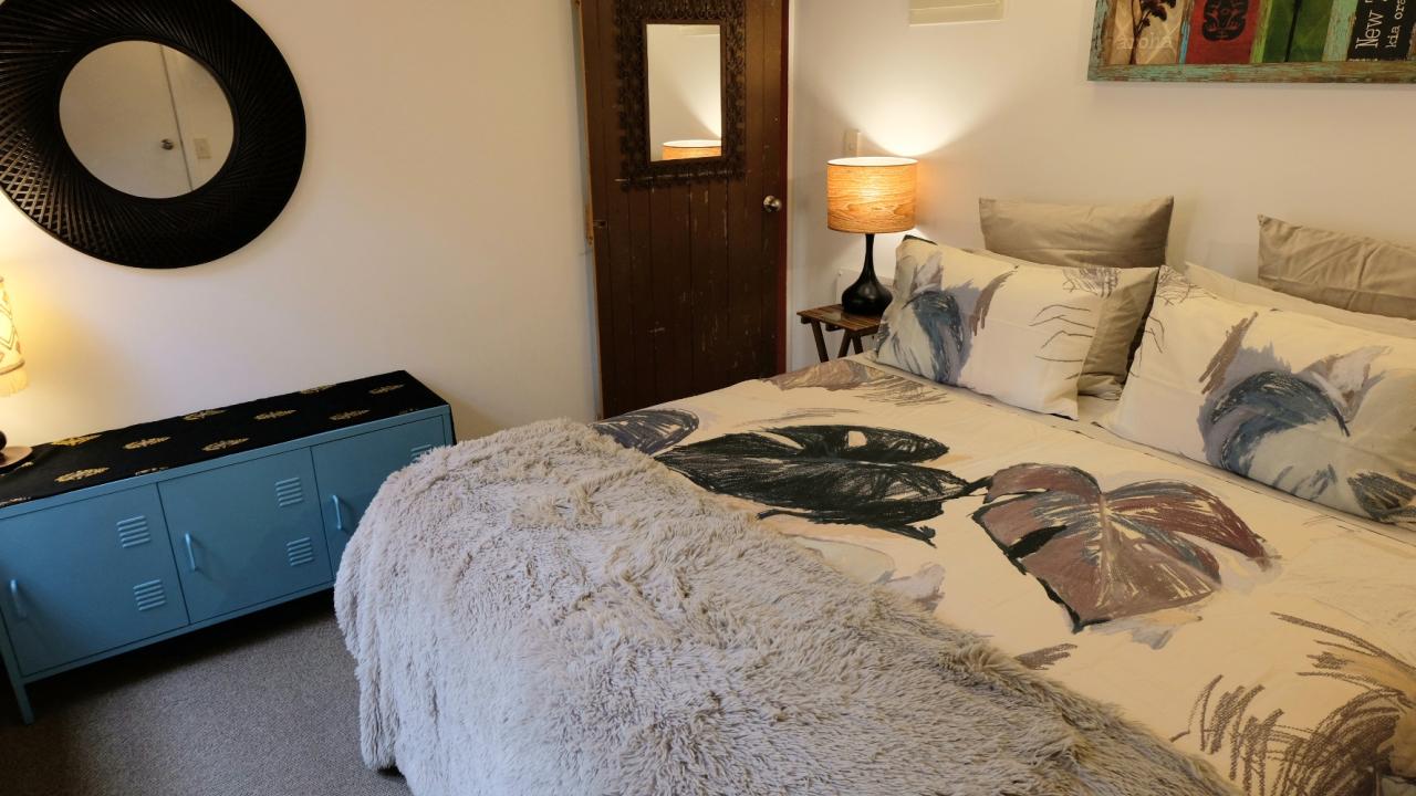 2nd bedroom: king or x2 singles