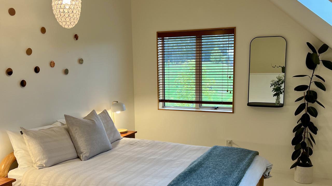 Main Bedroom - Upstairs Mezzanine