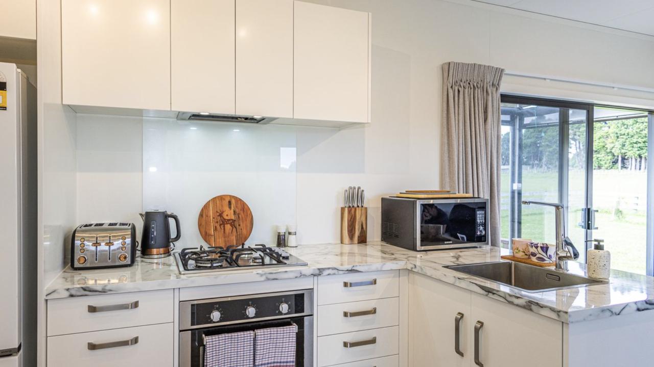 Cosy Cabin with a View - Ohakune Holiday Home