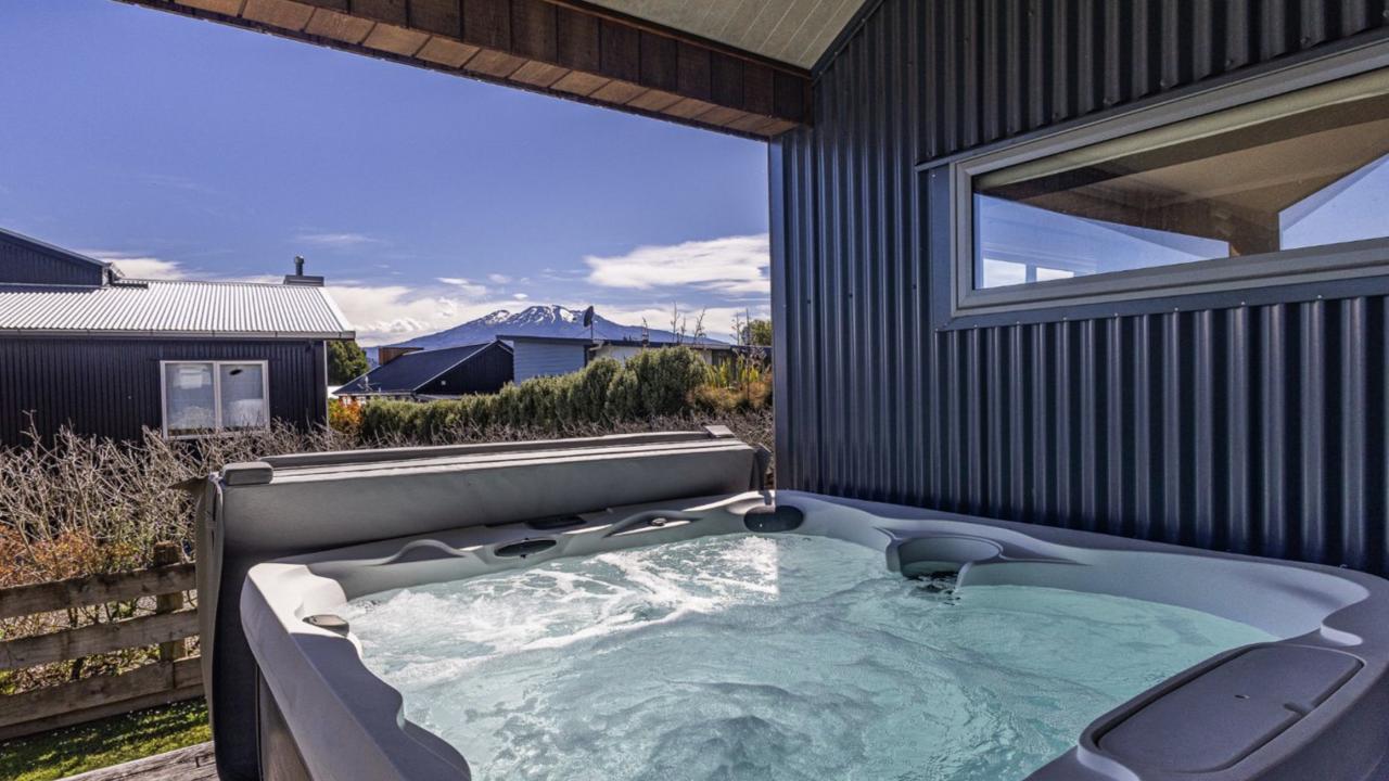 Ohakune Holiday Home Retreat with Hot Tub