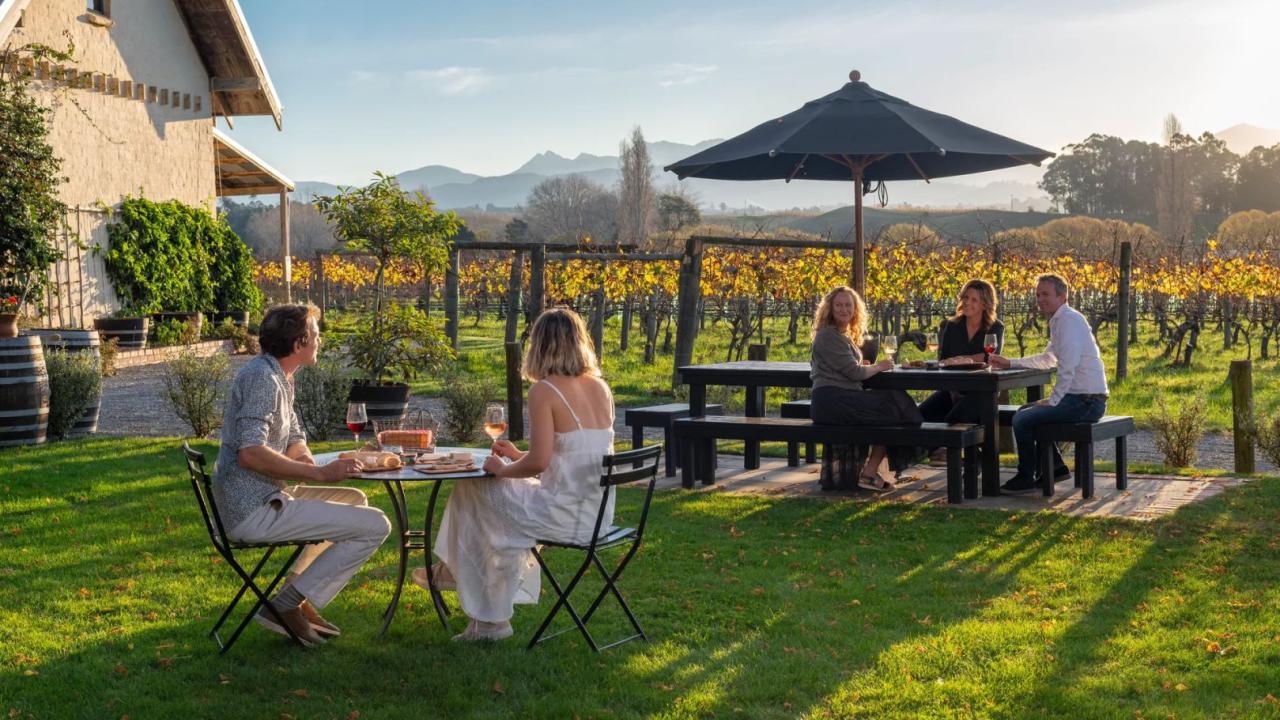 Neudorf Winery food and wine