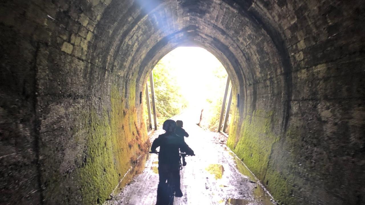 Kids in the tunnel