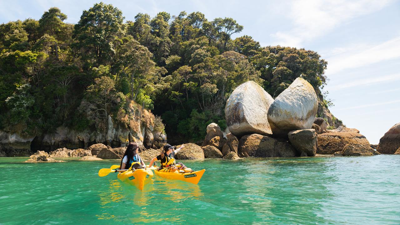 Kayak to Split Apple Rock
