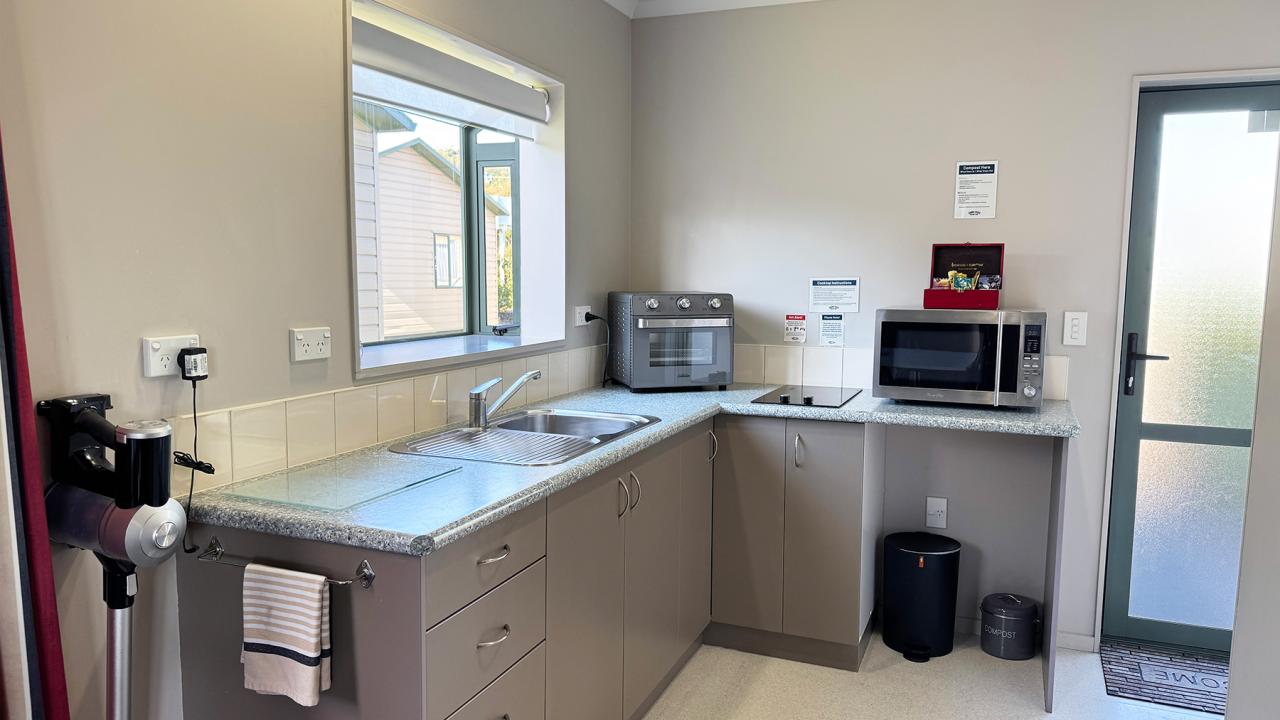 Pet Friendly Apartment Motel Kitchen