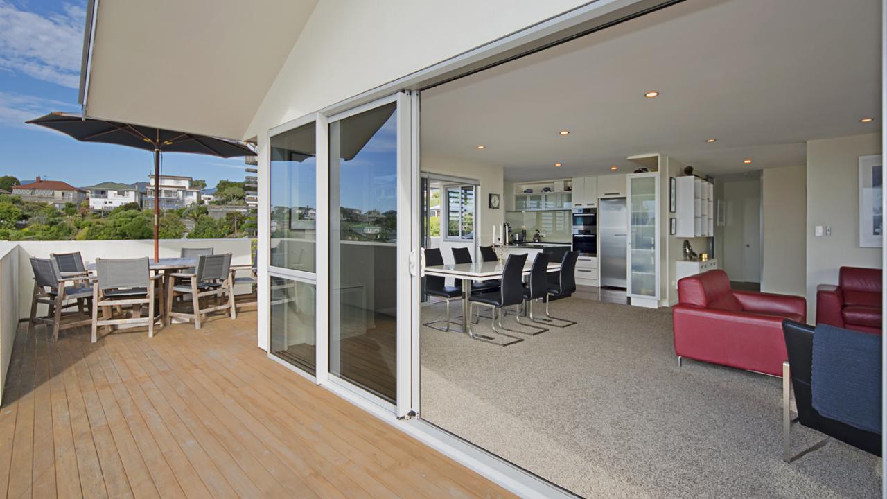 Indoor & outdoor living