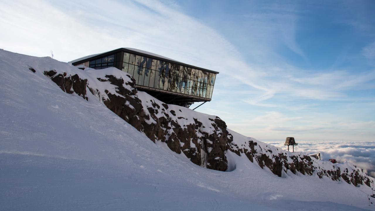 New Zealand's highest café & restaurant - Knoll Ridge Chalet.