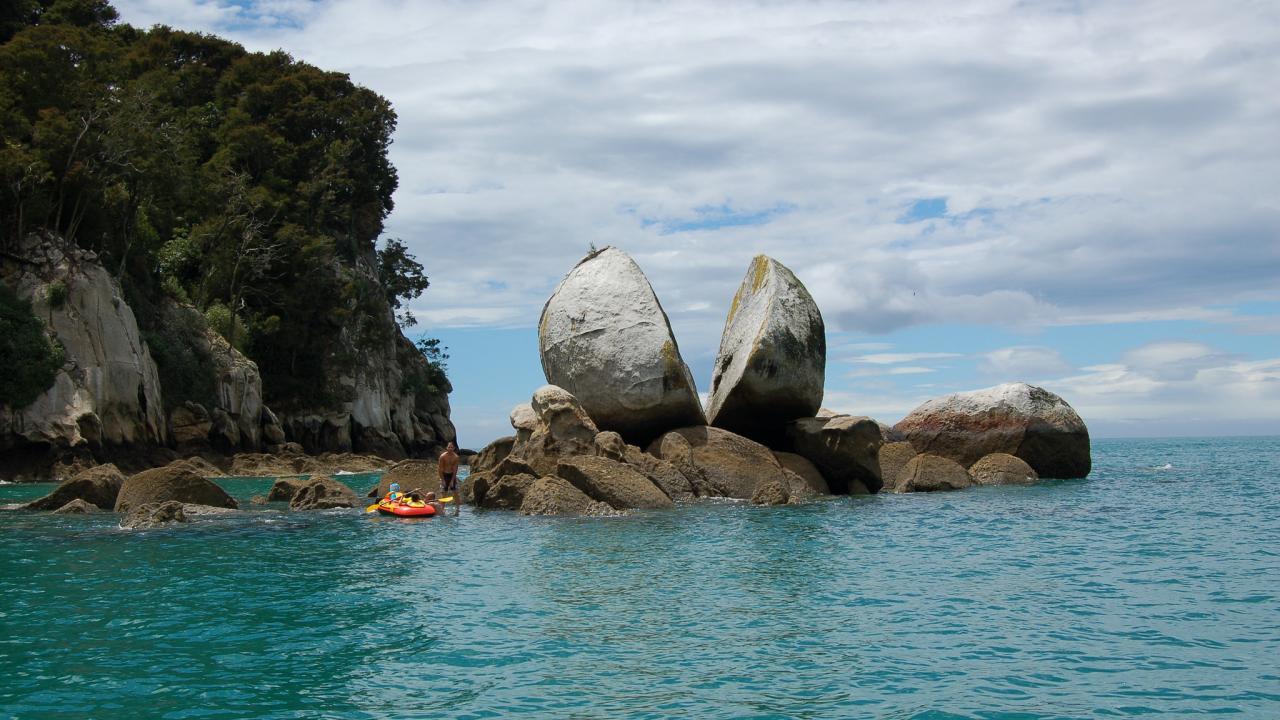 Split Apple Rock,Nelson. NZ Experience Tour with Private Driver Hire New Zealand