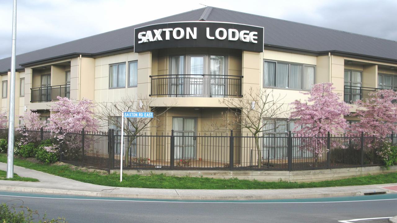 Saxton Lodge