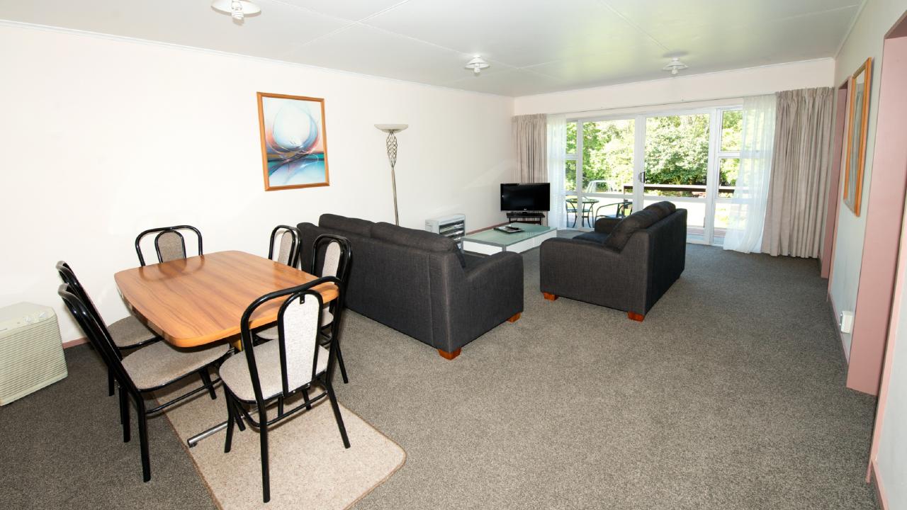 3 bedroom living area