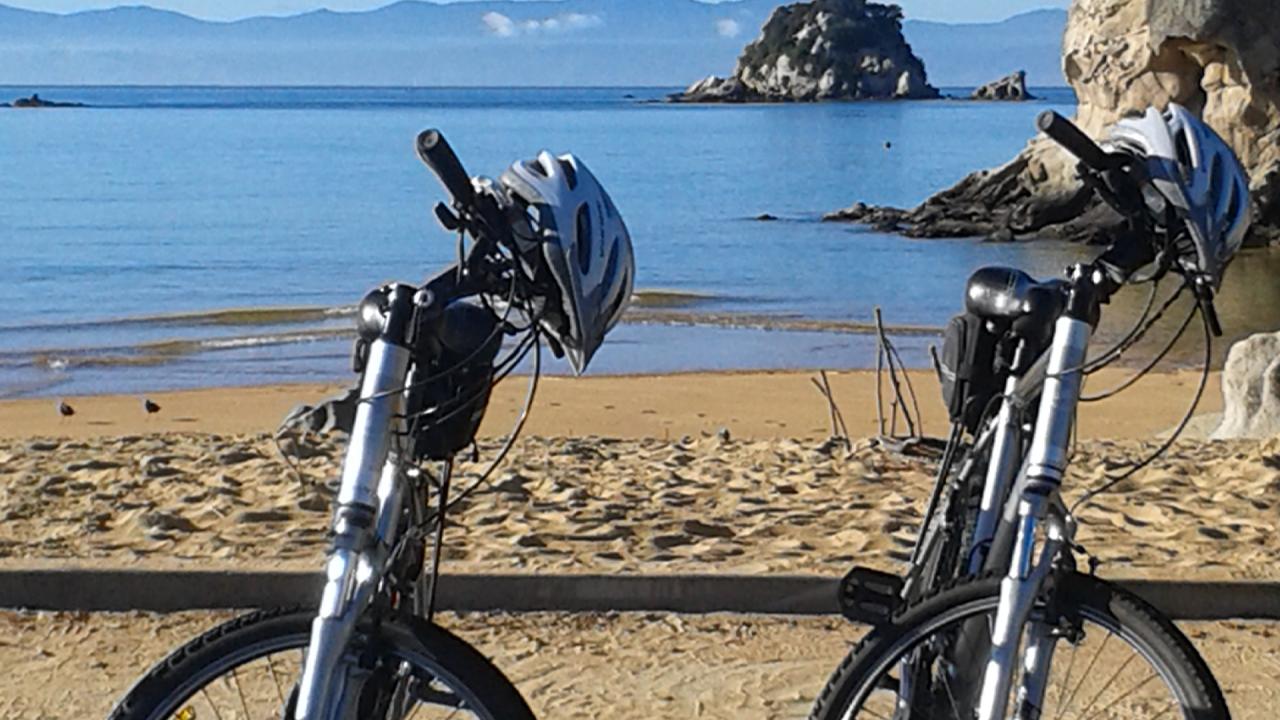 A stop off point at Kaiteriteri beach