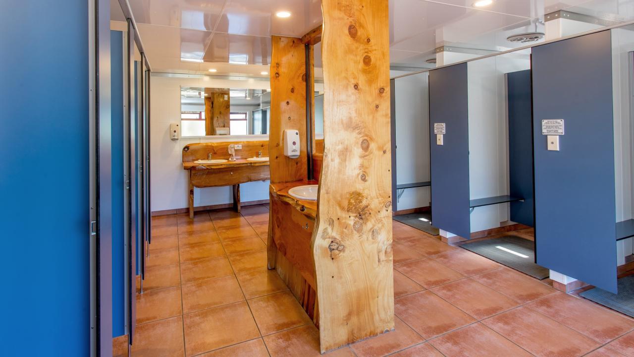 Beautiful Communal bathrooms at Ohakune TOP 10