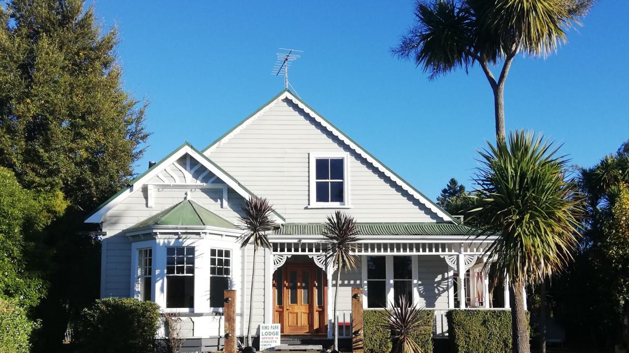 Rimu Park Mountain Lodge on a beautiful autumn morning.