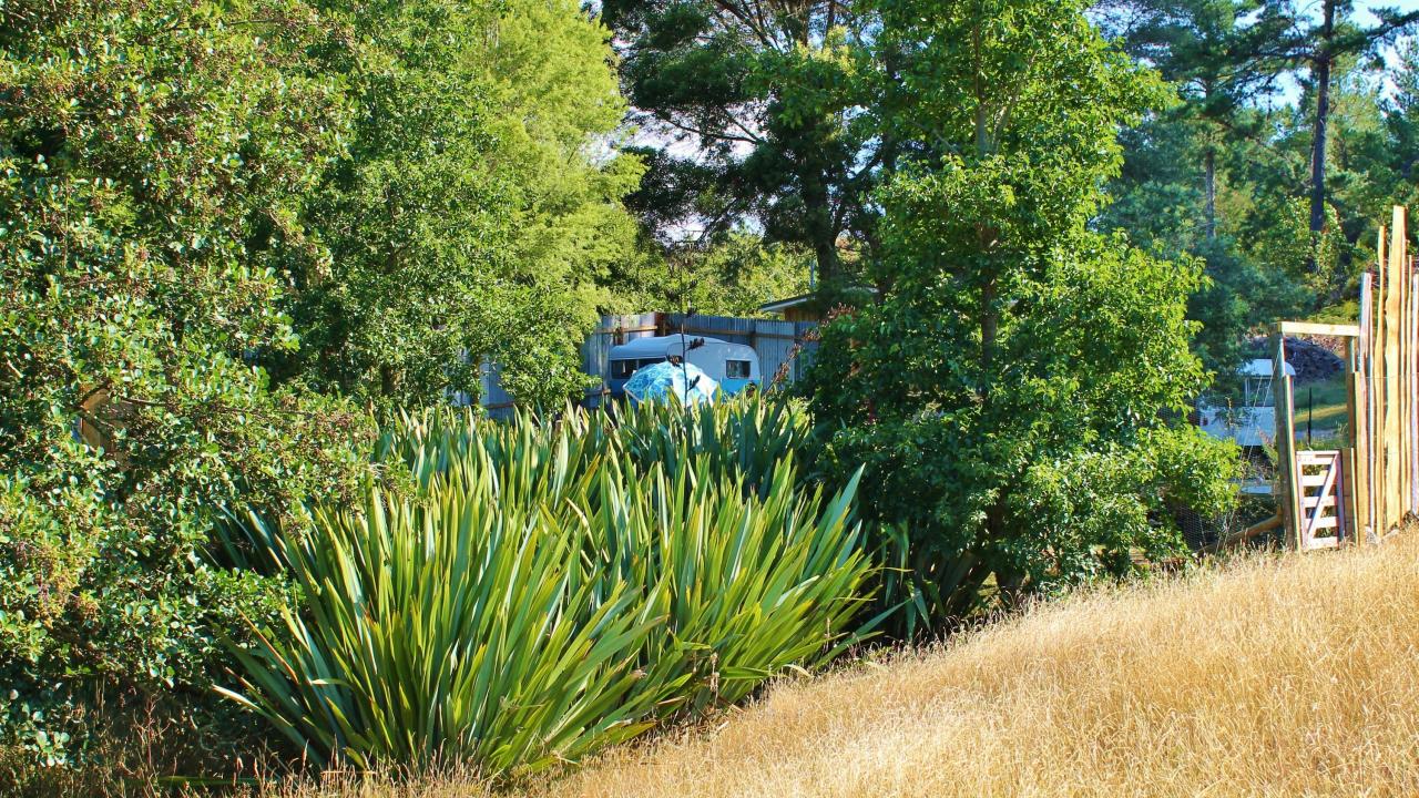 Kissing Gate - nestled on 7 acres. Outdoor bath under the stars.