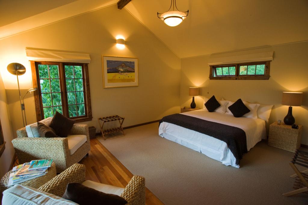 Interior of guest cottage suite at Owen River Lodge 