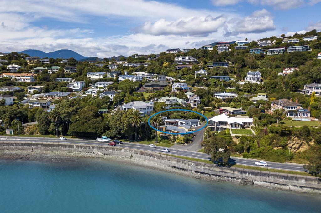 On The Rocks - Nelson Waterfront Holiday Home