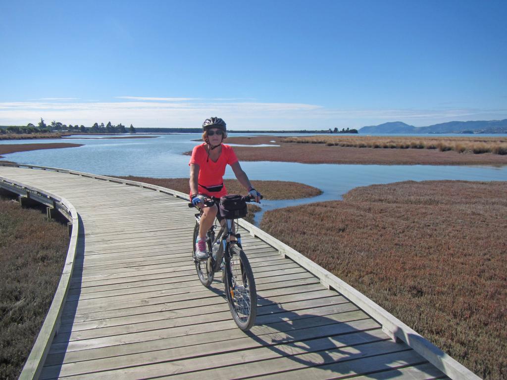 Cycling the Waimea Estuary section of the Great Taste Trail