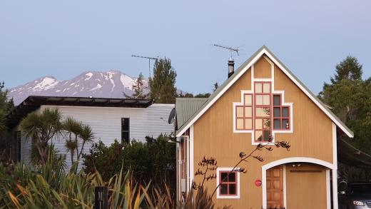 The Gingerbread House Ohakune | Logo