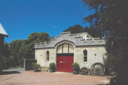 Stable Stay - Quaint, Affordable Stay at Larnach Castle
