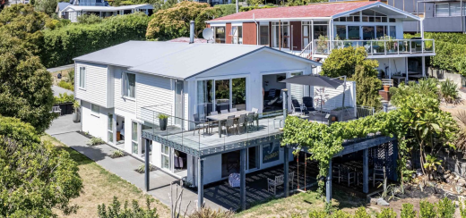 Cliffside - Akaroa Holiday Home