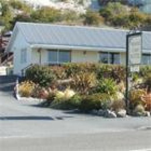 Admiral Court Motel