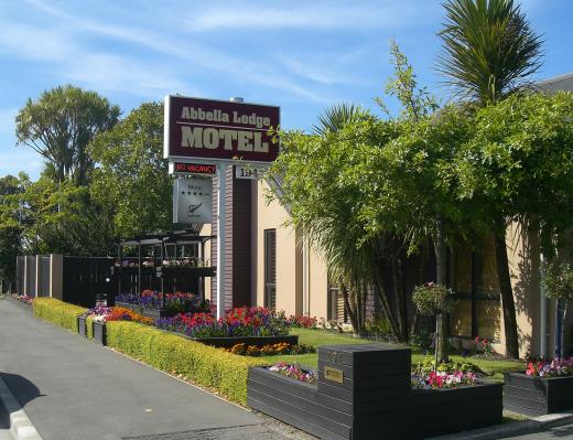  Abbella Lodge Motel